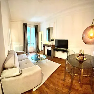 Prestige A Luxe, Calme Et Proche Tour Eiffel Et Champs-elysees Apartamento